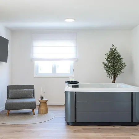 Grota By Interhome * Maslenica