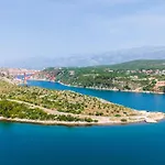 Grota By Interhome * Maslenica