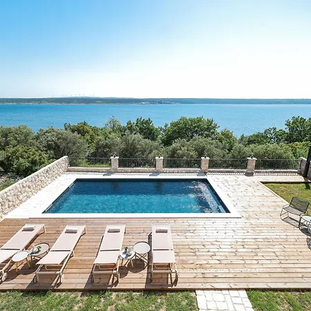 Grota By Interhome Maslenica