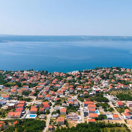 Grota By Interhome Maslenica