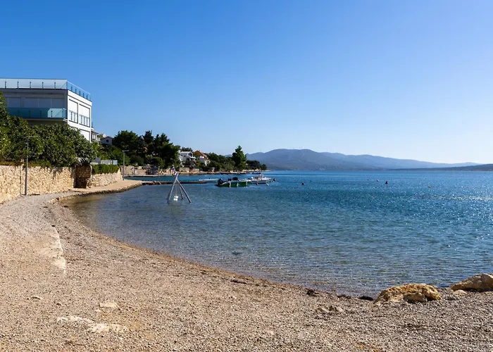 Grota By Interhome Maslenica